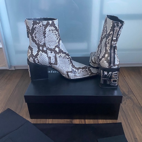 Authentic Alexander Wang Parker Boots, 40 - Picture 4 of 11
